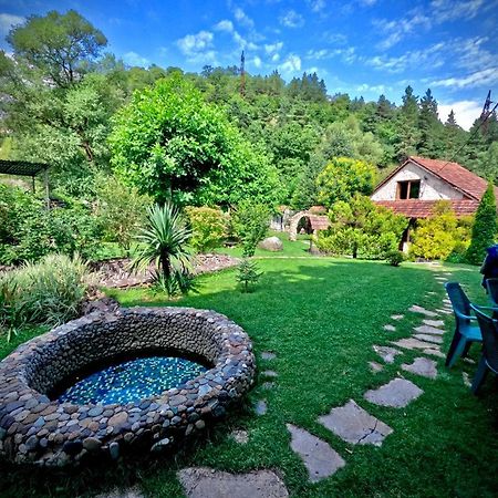 Eco Garden Bed & Breakfast Дилиян Екстериор снимка