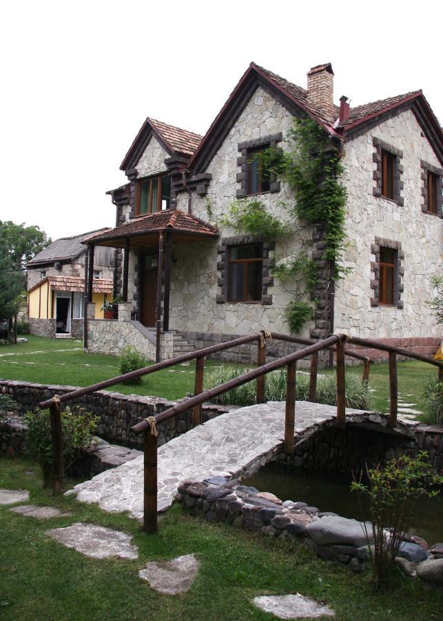 Eco Garden Bed & Breakfast Дилиян Екстериор снимка