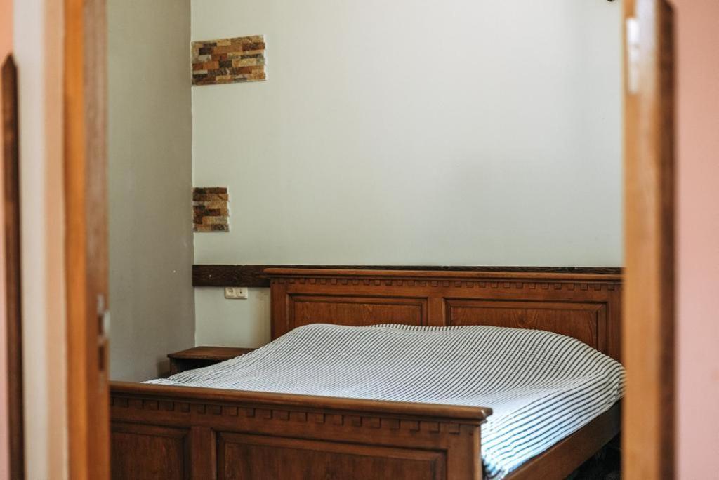 Eco Garden Bed & Breakfast Дилиян Екстериор снимка