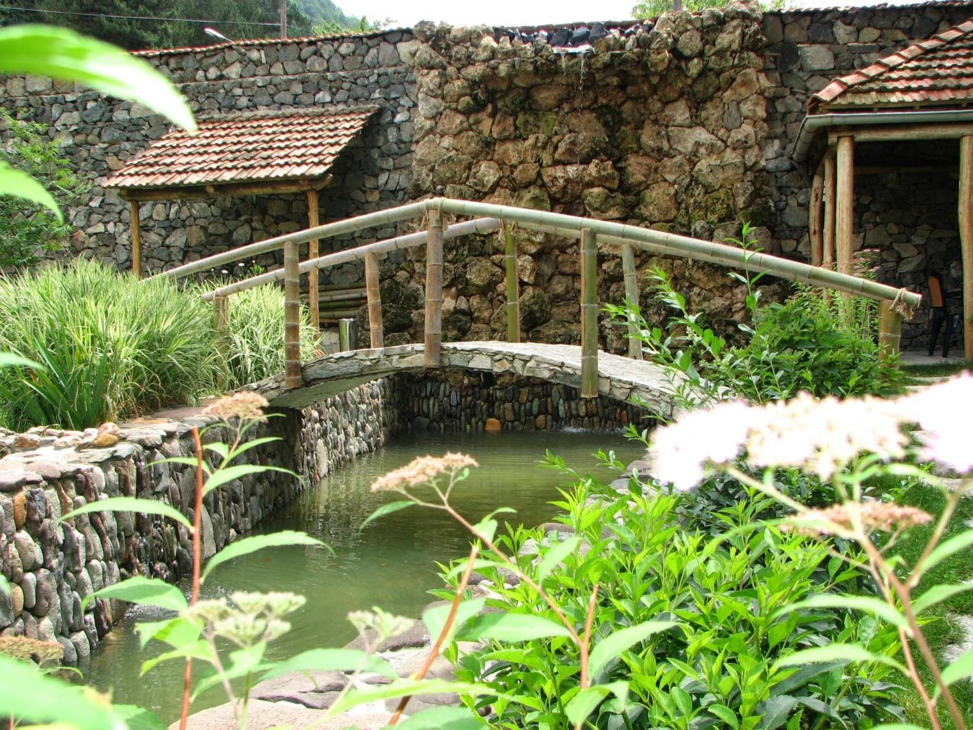 Eco Garden Bed & Breakfast Дилиян Екстериор снимка