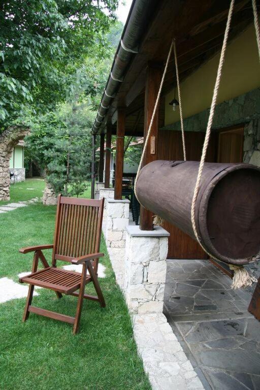 Eco Garden Bed & Breakfast Дилиян Екстериор снимка