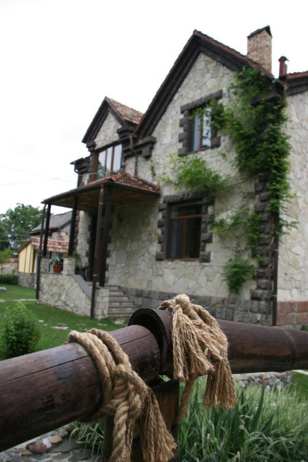 Eco Garden Bed & Breakfast Дилиян Екстериор снимка